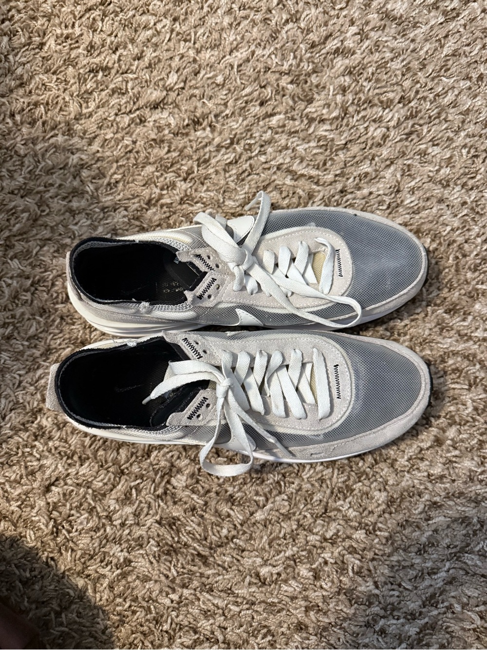 Nike White/Grey Low-Top Sneakers